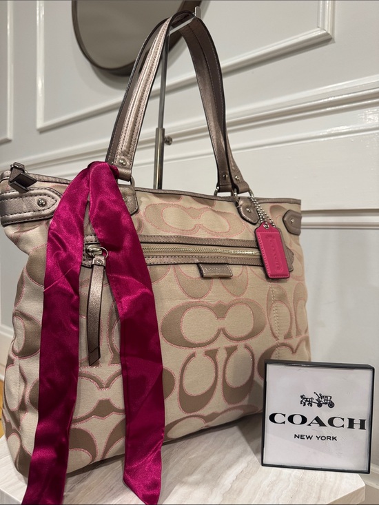 Coach Handbags - Coach Bag  Daisy Glitter Sparkle Outline Tan Pink Signature Emma Tote EUC